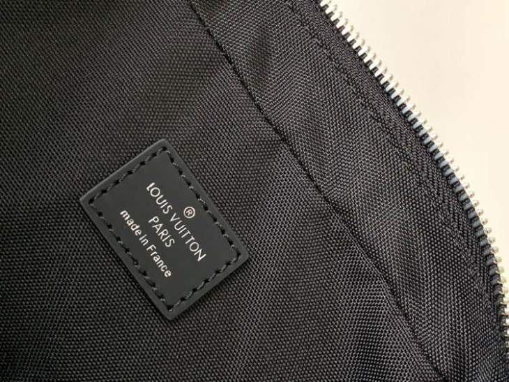Picture of Louis Vuitton Mens Bags _SKUfw147523897fw